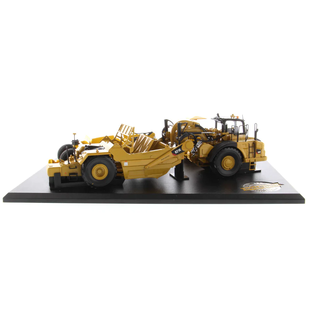 1:50 621K Scraper & Cat No.70 Scraper with D7 Track Type Tractor