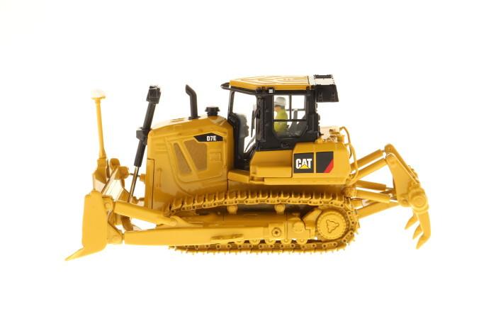 1:50 D7E Track-Type Tractor